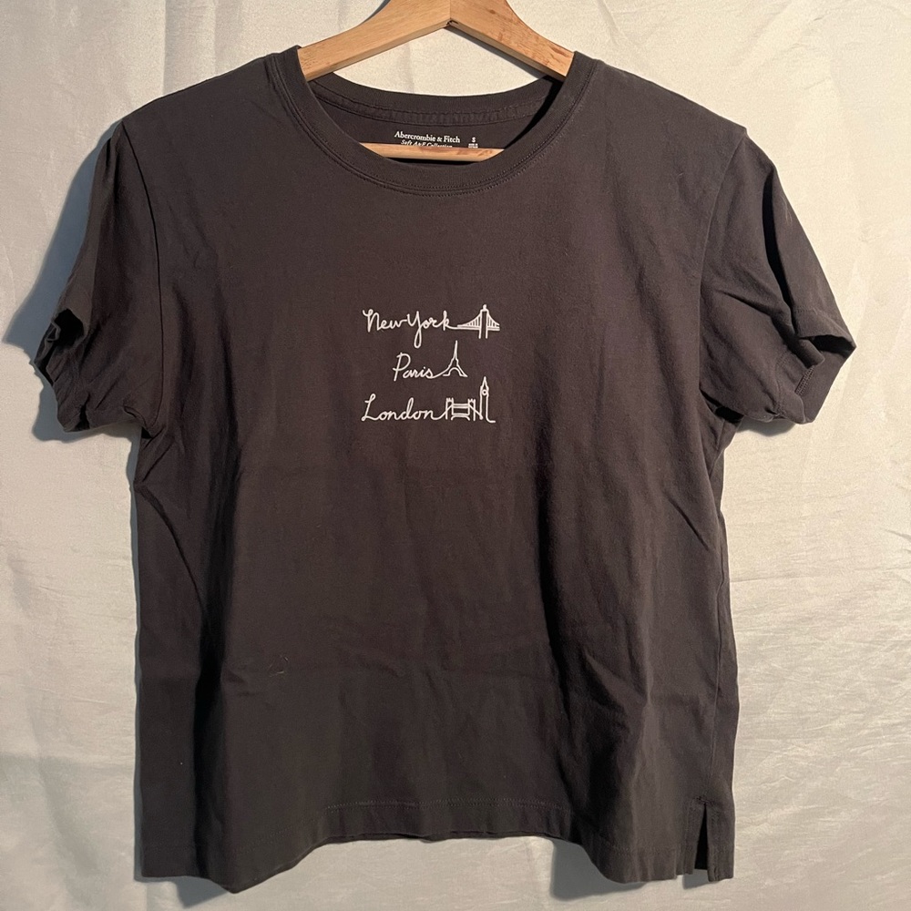 Abercrombie soft collection travel t shirt size s
